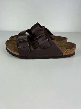 Birkenstock Arizona Two-Strap Sandals in Brown Size 8.5 Women